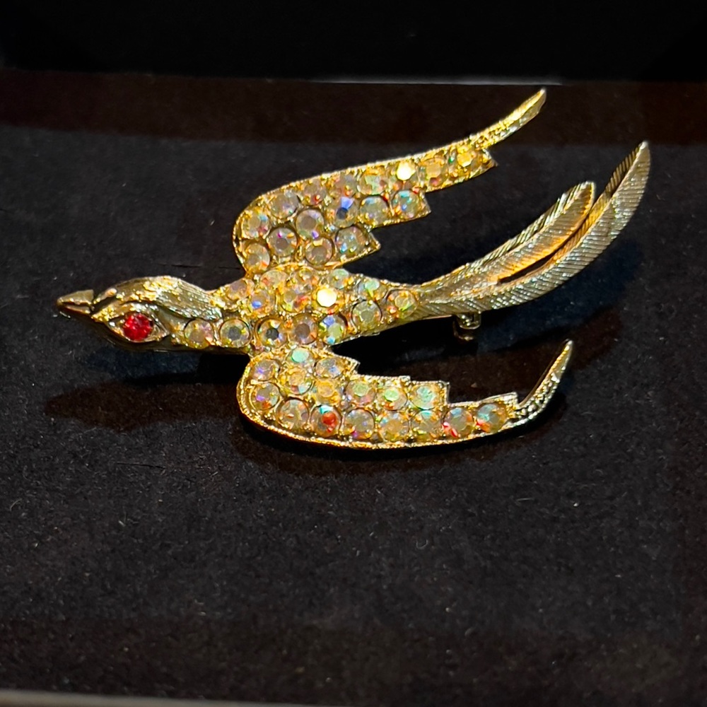 Flying bird rhinestone brooch